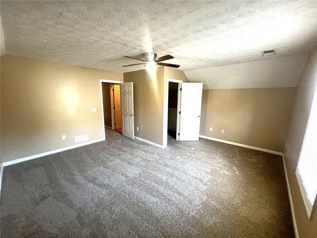 Building Photo - 2209 Swan Lake Ct