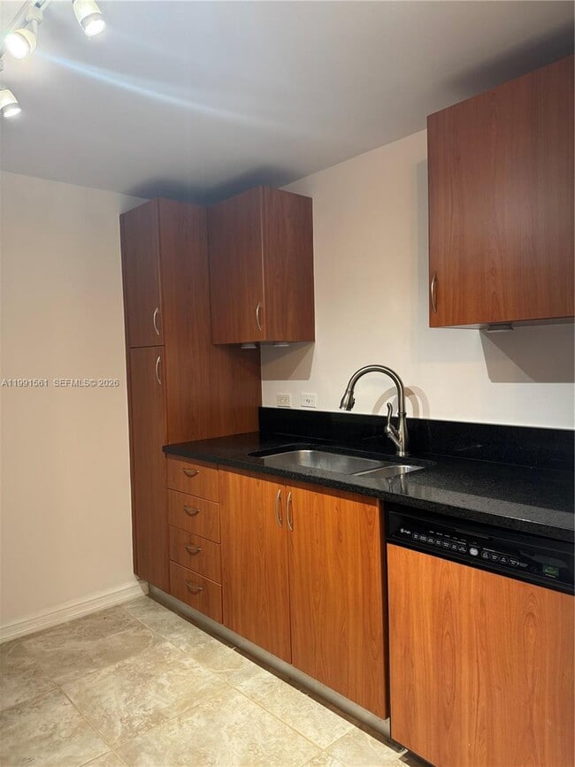 Building Photo - 18800 NE 29th Ave