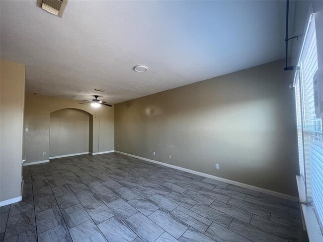 Building Photo - 11618 Champions Green Dr