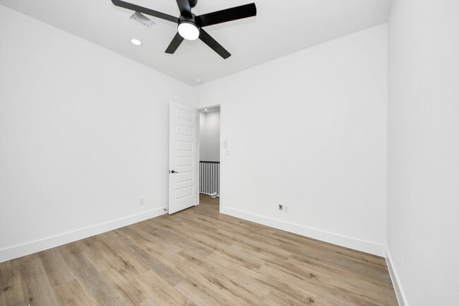 Building Photo - 8313 Venus St