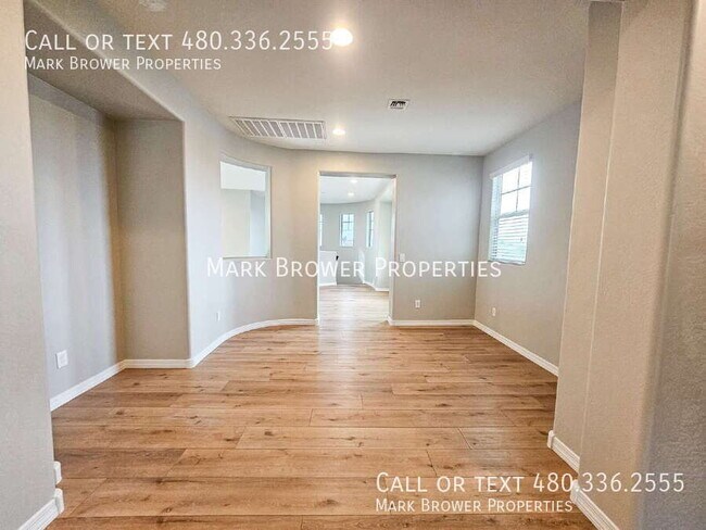 Building Photo - 3345 E Indigo St