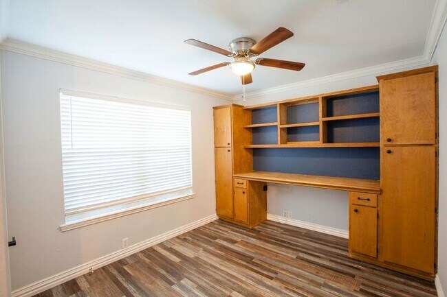 Building Photo - 3103 Creekwood Dr