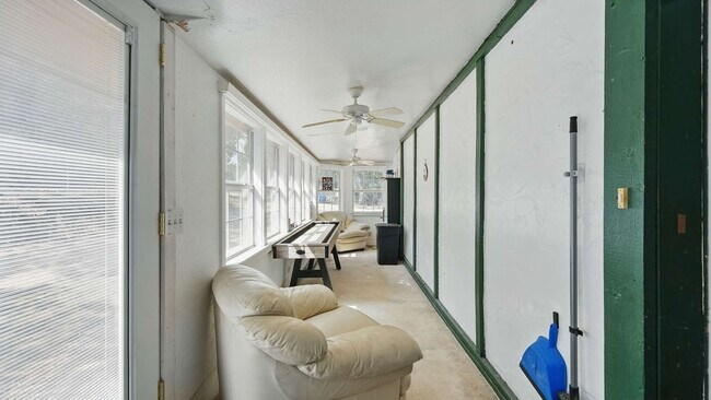 Building Photo - 205 Bravo Rd