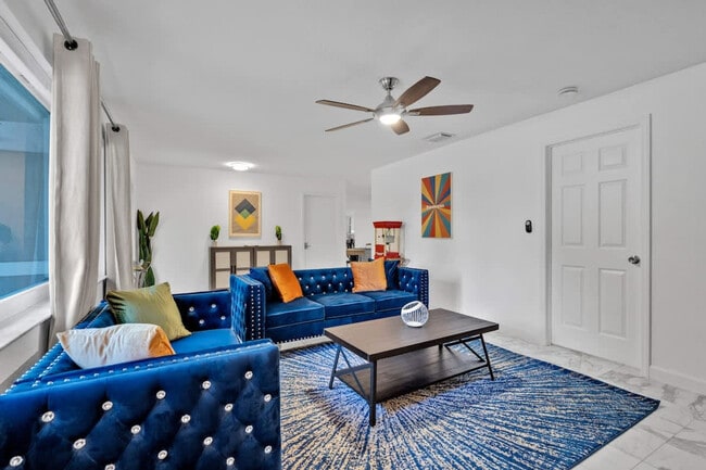 Building Photo - 2065 SW 28th Terrace