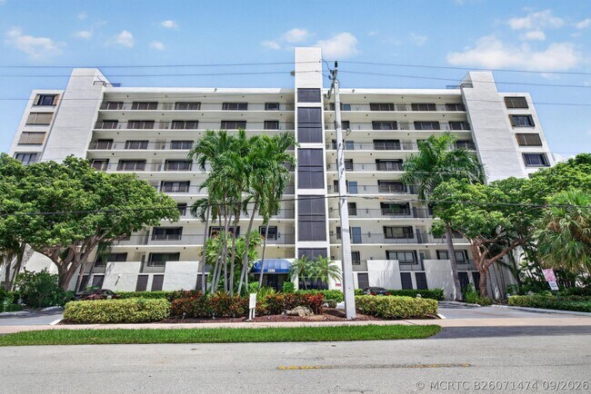 Building Photo - 2300 NE 33rd Ave