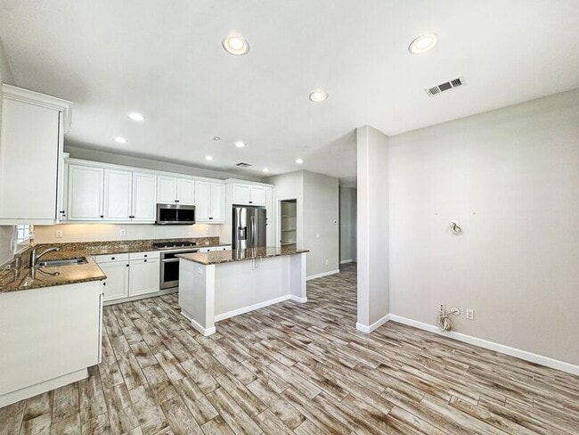 Building Photo - 3011 Cole Grade Dr