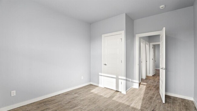 Building Photo - 214 Olde Ml Ct