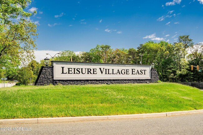 Building Photo - 1192B Clydebank Ct