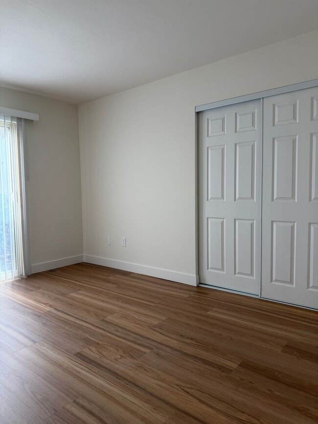 Building Photo - Golf Course View Bottom Level Condo in Campana Villas