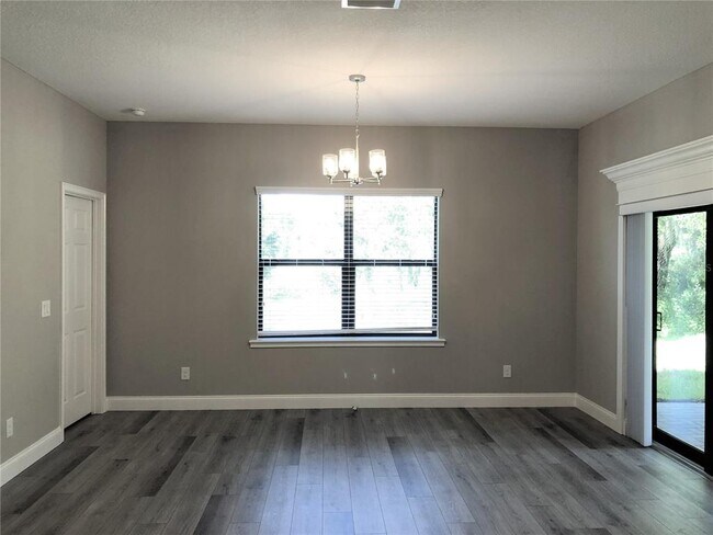 Building Photo - 957 Deming Dr