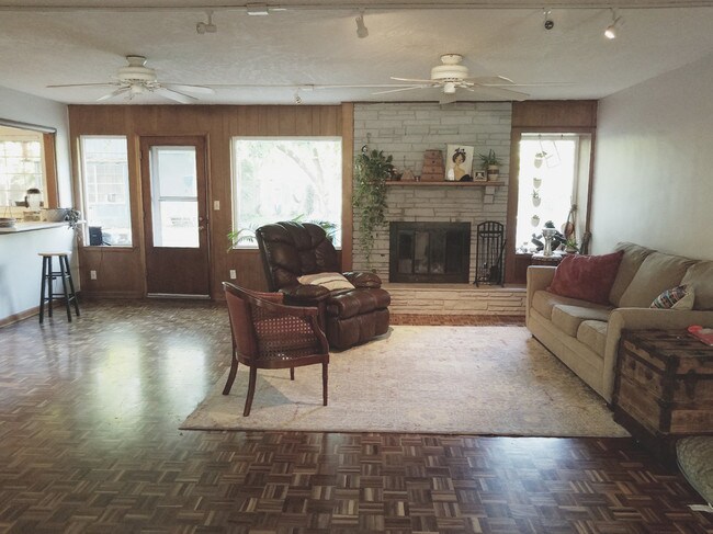 Building Photo - Terrace