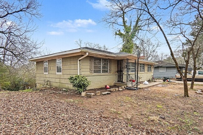 Building Photo - 1147 Oakley Dr