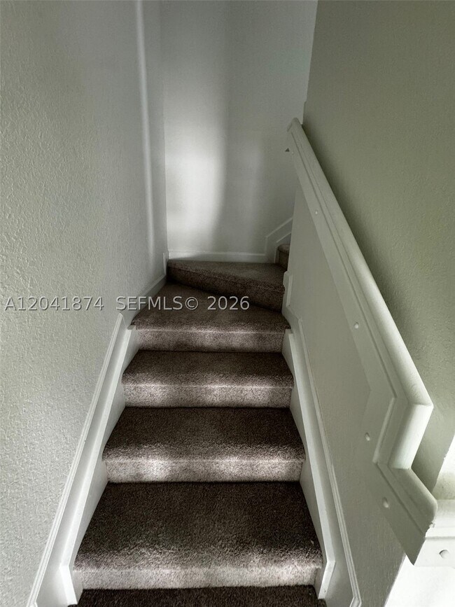 Building Photo - 285 SW 159th Dr