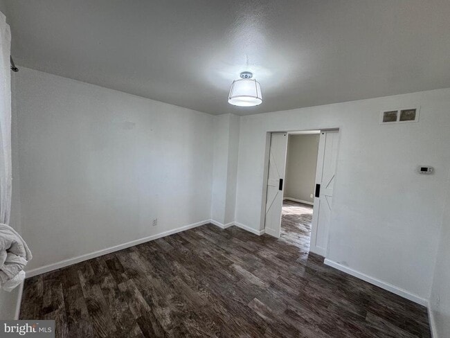 Building Photo - 176 Chapel Dr