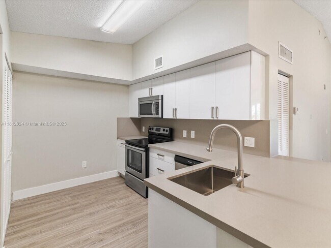 Building Photo - 155 NW 96th Terrace