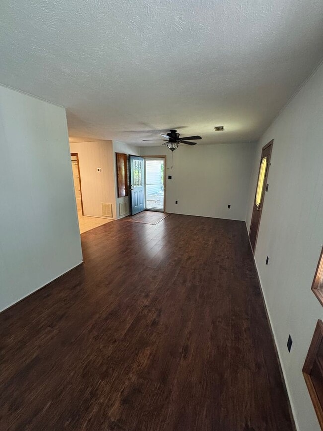 Primary Photo - Cozy Cottage right outside of North Augusta