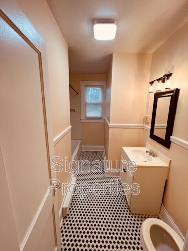 Building Photo - 204 Battery Pl