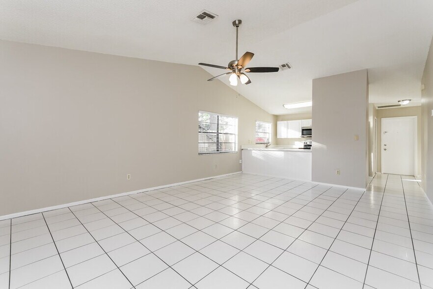 Building Photo - 3172 Burlington Dr