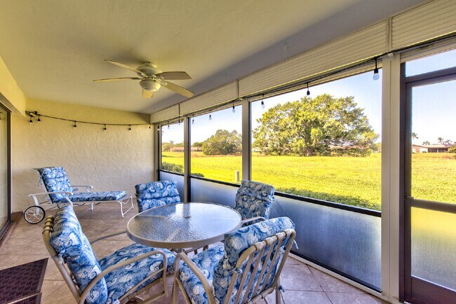 Building Photo - Villa close to Downtown Naples in Lakewood community
