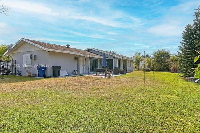 Building Photo - 10900 SW 124th St
