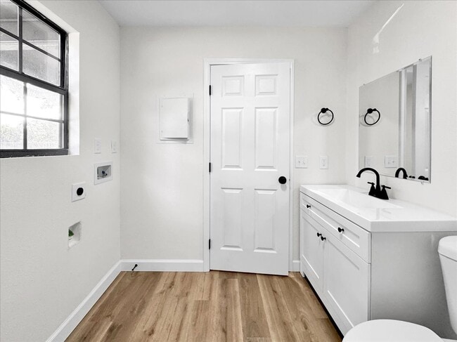 Building Photo - Beautiful Water-View 2BR/2BA Townhome – Flexible Leases, Pet Friendly, and ½ Off Deposit for Acti...