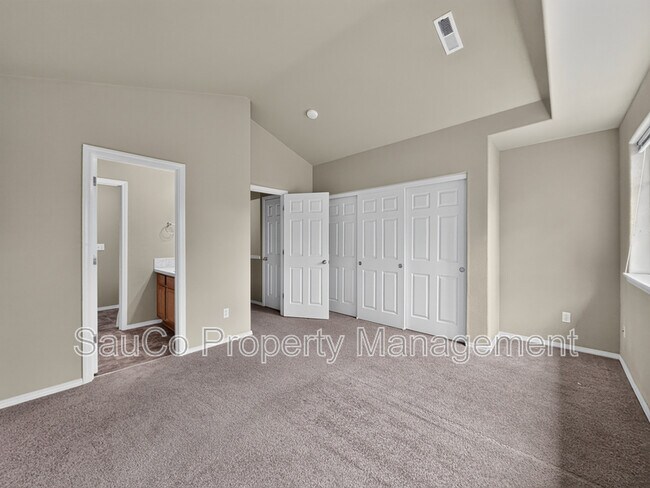Building Photo - 1419 NE Lockheart Ln