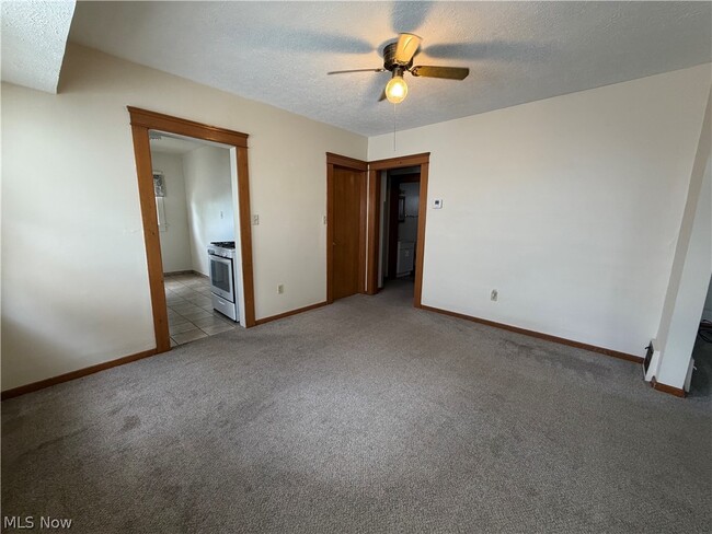 Building Photo - 1605 Larchmont Ave