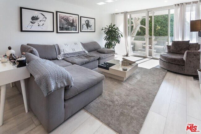 Building Photo - 8535 W Knl Dr