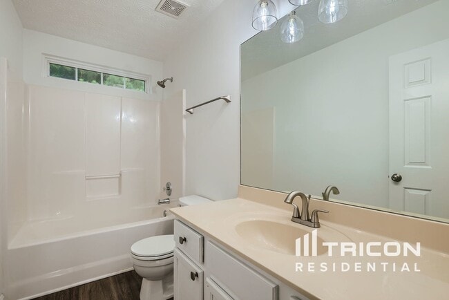 Building Photo - 134 Oak Grove Pl