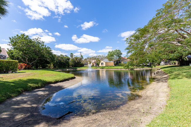 Building Photo - 11067 Springbrook Cir