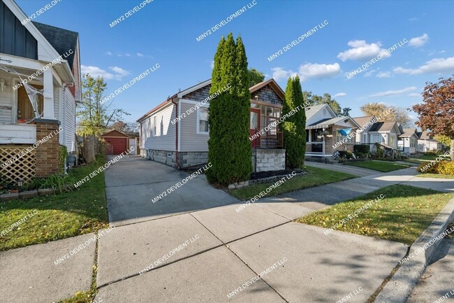 Building Photo - 22618 Maxine St