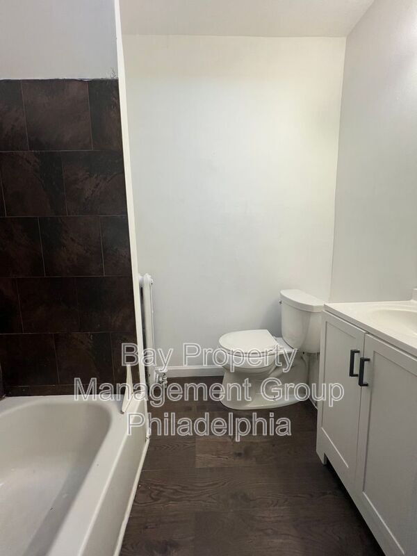 Building Photo - 3253 N Dover St