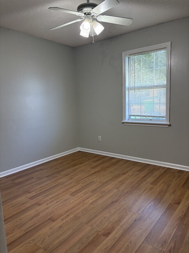 Building Photo - 3005 Schroer Dr