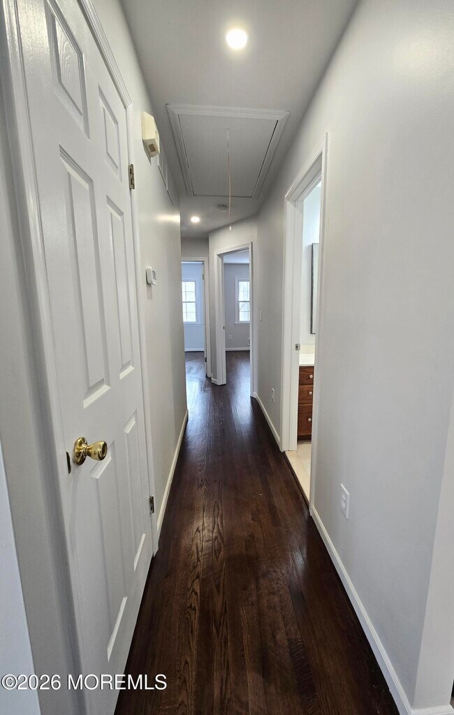 Building Photo - 240 Mill Creek Dr