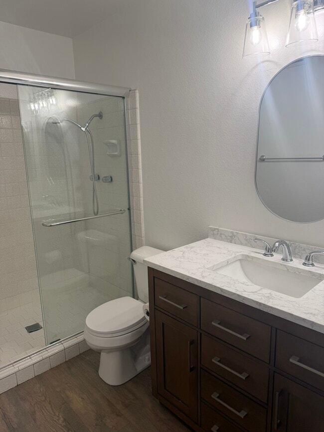 Building Photo - 10417 Hayford St