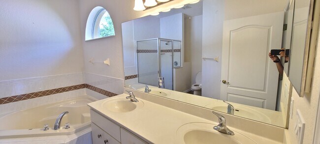 Building Photo - 825 Wingate Trail