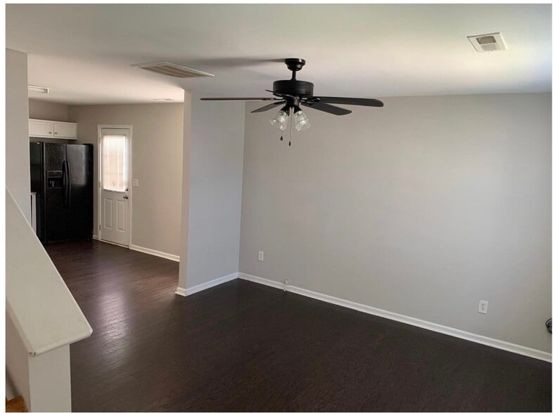 Building Photo - 228 Pangle Dr