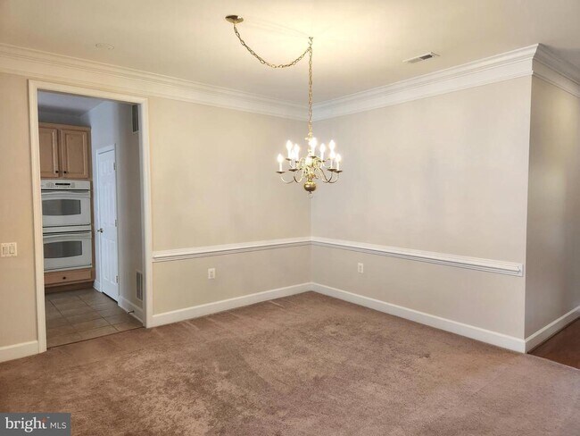 Building Photo - 20667 Golden Ridge Dr