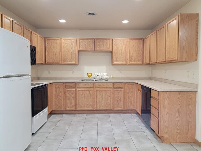 Building Photo - Charming 2 Bedroom Condo in the Heart of B...