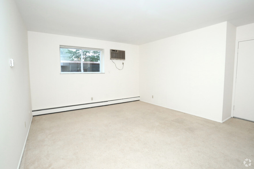 1BR Efficiency - Living Area - Eastlawn Arms Apartments