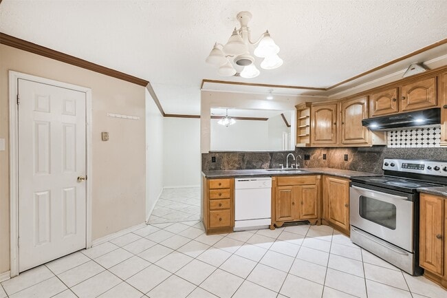 Building Photo - 19302 Cypress Bay Dr