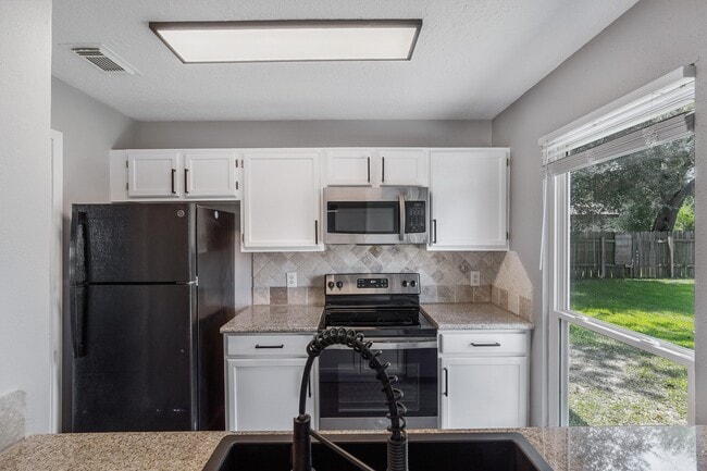 Building Photo - 509 Landing Blvd