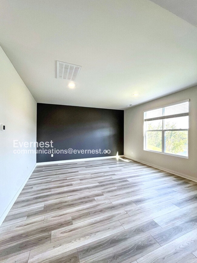 Building Photo - 506 Lyness Dr