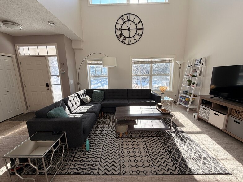 Livingroom - 515 W 84th St