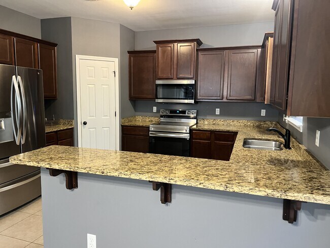 Building Photo - 6005 Fiori Dr