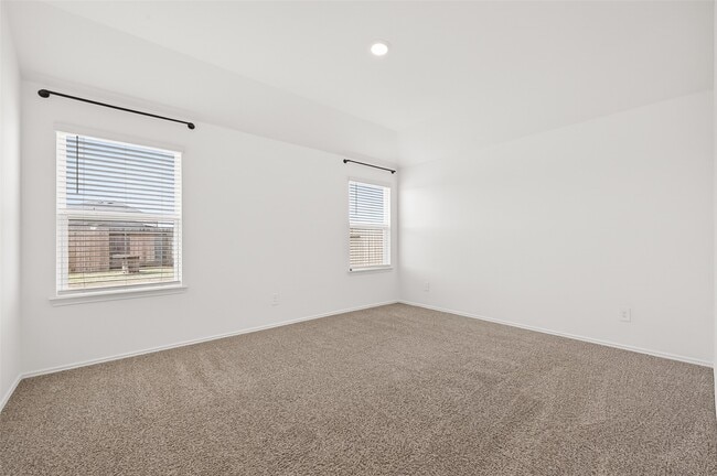 Building Photo - 40603 Pine Spruce Ln