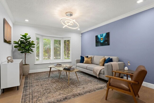 Building Photo - 5841 Bayview Dr