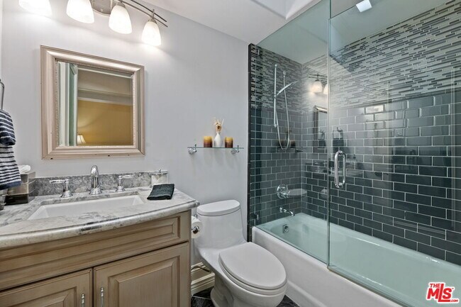 Building Photo - 2023 Parnell Ave