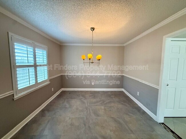 Building Photo - 1695 Evans Dr S