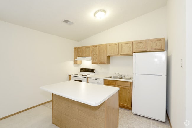 1 Bedroom - Kitchen - Main &amp; Veterans Crossing